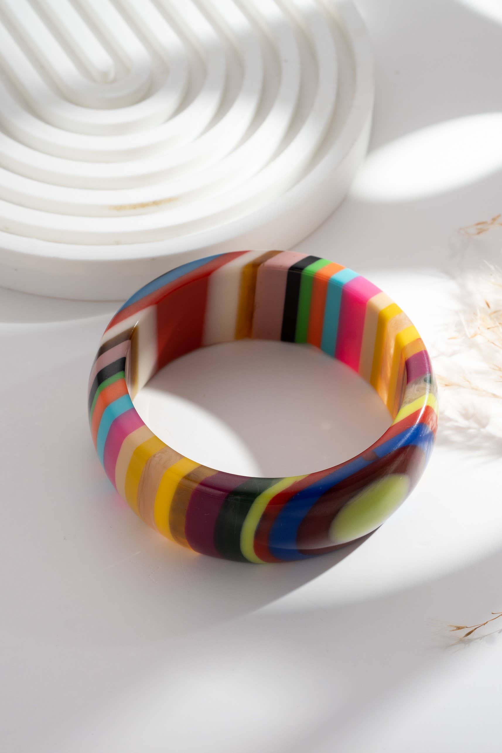 Multicolored shaded resin bangle, artistic design